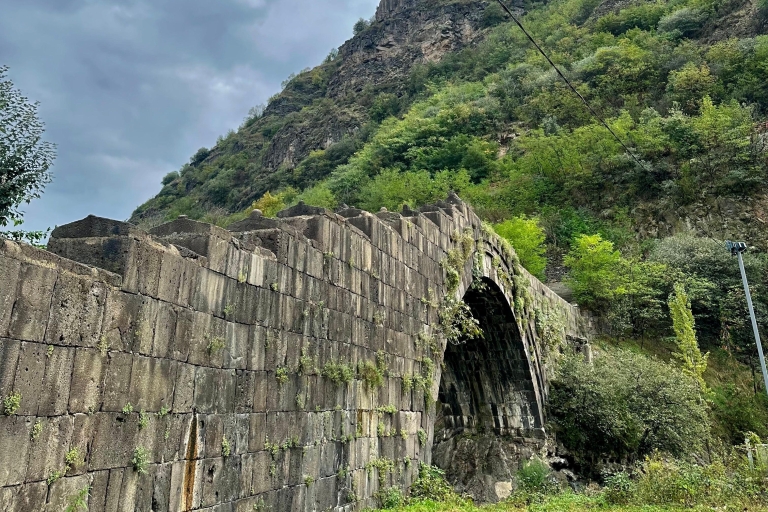 Tour van Yerevan naar Tbilisi bezoek Sanahin, Haghpat, Akhtala
