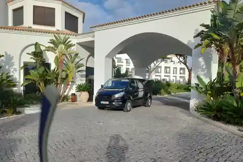 Faro Airport: One-Way Private Transfer To Albufeira