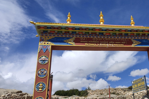 Kathmandu: 10-Day Upper Mustang Jeep Tour with Meals