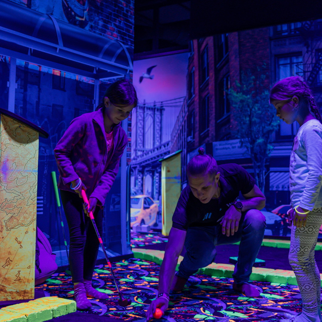 우와! 글로우 골프: 류블랴나 비트코인 시티 | GetYourGuide