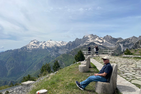 De Tirana/Shkoder: Viagem de 2 dias para caminhada no Parque Nacional Theth