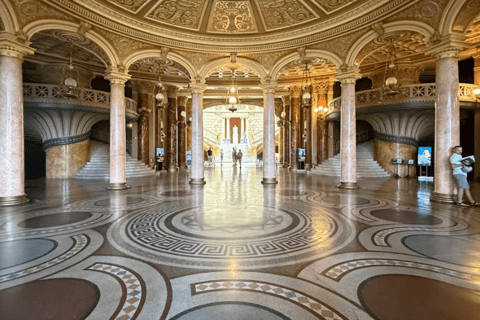 Bucharest: Royal Buildings Tour with Lunch