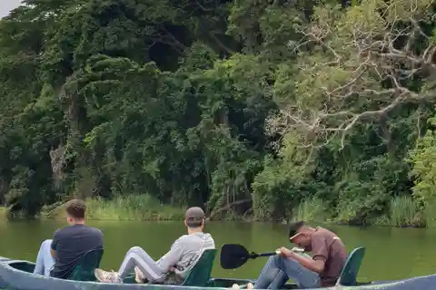 Canoeing Adventure at Lake Duluti (with Drinks)