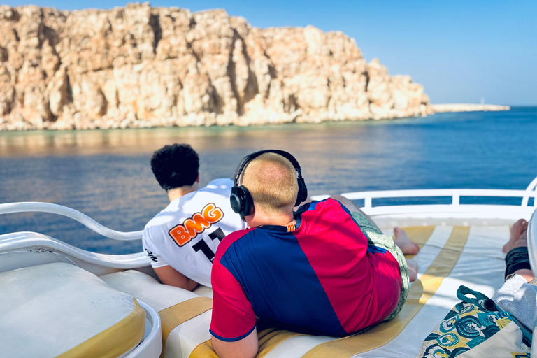 Sharm: Small Group White Island & Ras Mohammed Boat Cruise Small Group White Island & Transfer, without Snorkel Gear