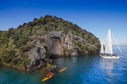 Taupo: Maori Rock Carvings Kayaking Tour