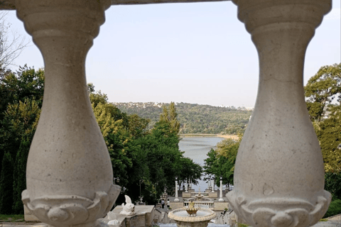 Chișinău City Walking Tour: Landmarks & Hidden Stories