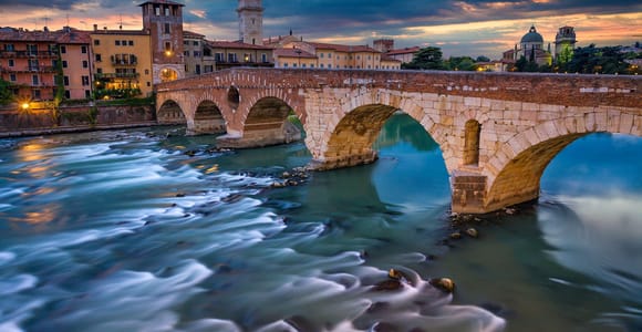 Verona: Historical Landmarks & Hidden Gems Walking Tour