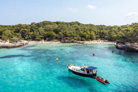 Depuis Cala Galdana : Excursion en bateau à Menorca Calas avec des snacks locauxExcursion en bateau privé d&#039;une journée entière