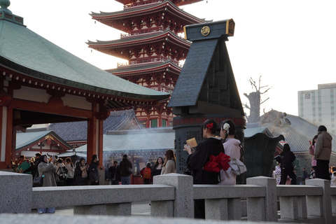 Tokyo: Asakusa Walking Tour, Local Guide & Snacks opt. Vegan