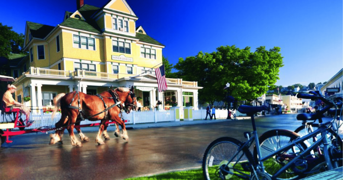 Isola di Mackinac: Tour guidato in bicicletta | GetYourGuide