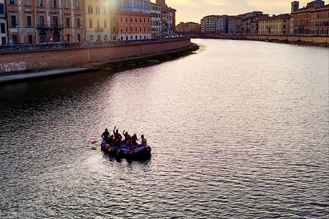 Pisa: excursión en balsa con aperitivo