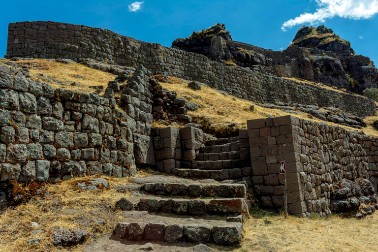 From Cusco: One day excursion to Waqrapukara