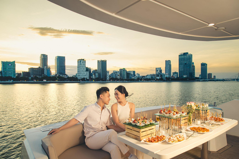 Da Nang: Private Luxury Yacht & Dragon Bridge Fire Show Luxury 2-Hour Ocean Mansion Yacht Charter – 4-Bedroom Bliss