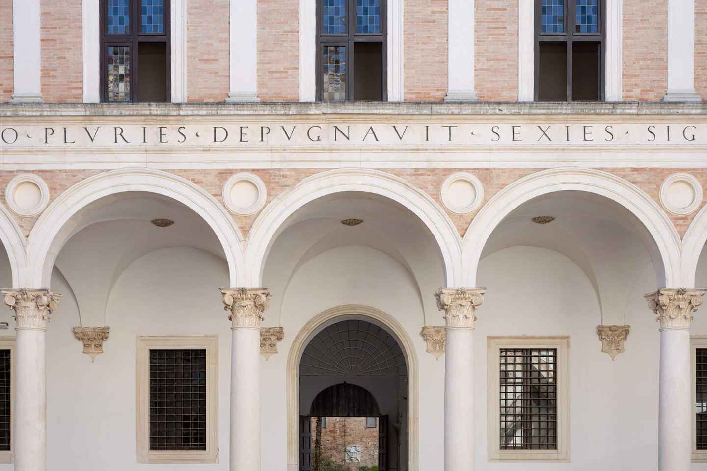 Roma: esplora Urbino e visita il Palazzo Ducale