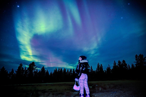 Saariselkä,Kakslauttanen: Aurora Hunting & Photography Tour. Private Aurora Hunting & Photography Tour By Minivan