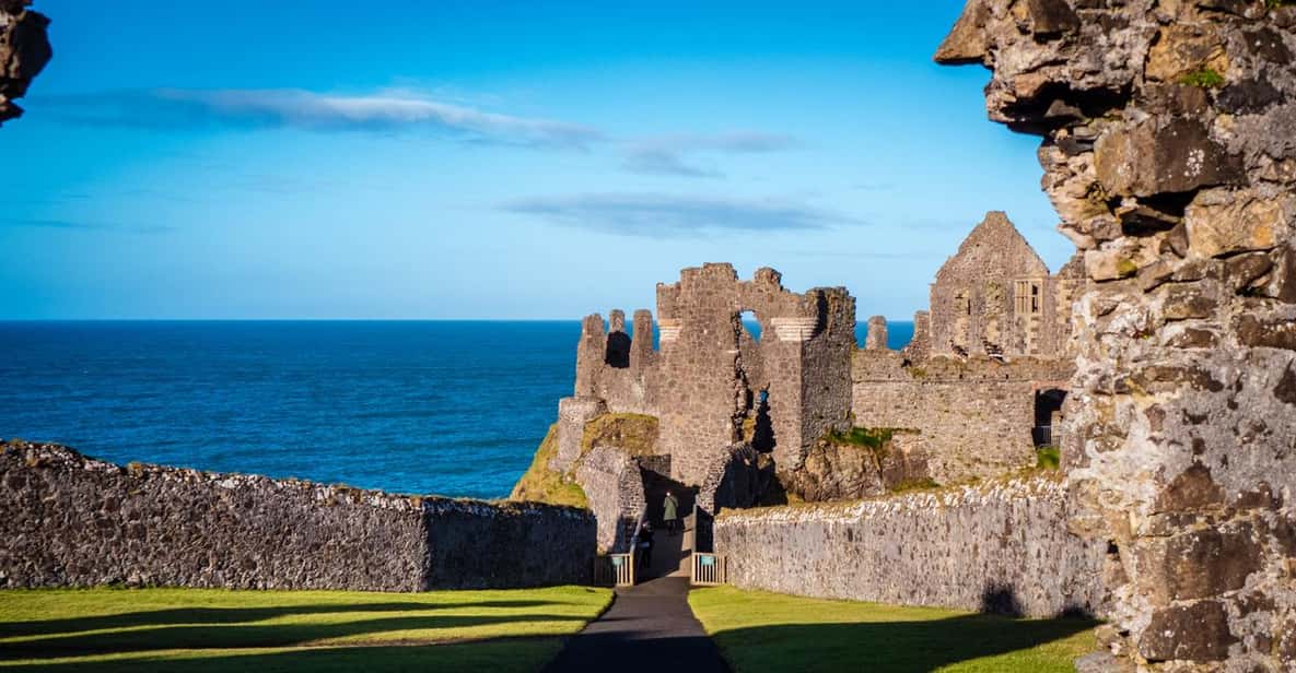 Afbeelding 1 van Belfast: rondleiding door Giant's Causeway, inclusief kastelen