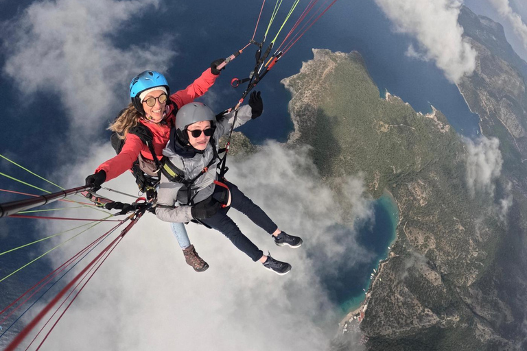 Tandem Paragliding in Fethiye, Oludeniz | Female Pilot