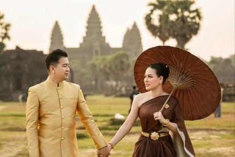 Ho Chi Minh City: Angkor Wat Day Tour with Traditional Dress
