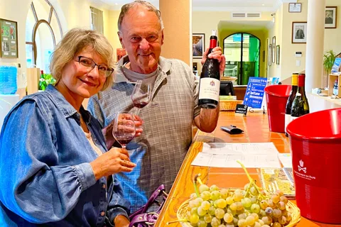 Degustazione di vini a Châteauneuf du Pape