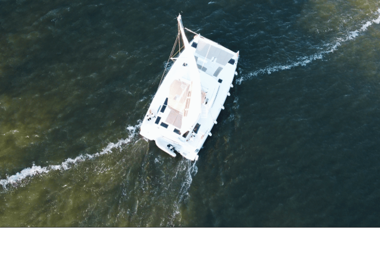 Tour en bateau en catamaran à Lisbonne - Voilier de luxeExcursion en bateau à Lisbonne - Voilier de luxe