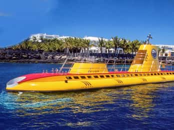Lanzarote: Real Submarine Dive with Hotel Pickup
