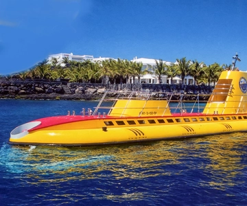 Lanzarote: Real Submarine Dive with Hotel Pickup