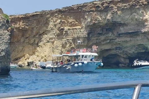 Comino: Excursiones privadas en barco, paradas para nadar y visitas a cuevas