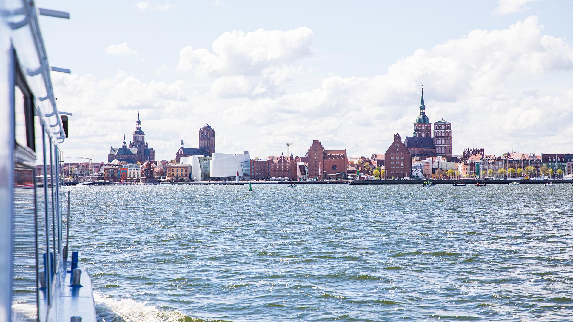 Bootsfahrt von Zingst in die Hansestadt Stralsund