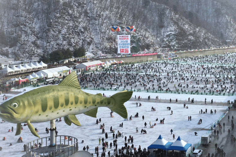 Da Seul: Tour della pesca sul ghiaccio e del festival delle luci di HwacheonIl tour di gruppo si incontra alla stazione DDP