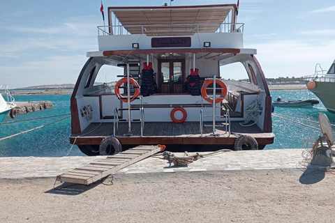 Hurghada: Dolphin & Coral Reef Snorkeling Tour with Lunch Boat, Snorkeling, Lunch with Private Transfer