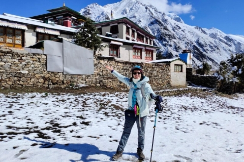 Depuis Lukla : 16 jours de randonnée dans l'Everest à trois cols avec guide de la régionDepuis Lukla : 16 jours de randonnée dans l'Everest à trois cols avec guide régional