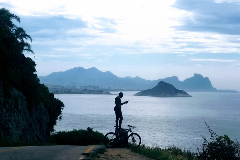 Rio de Janeiro: Burle Marx Site and Secret Beaches Day Tour