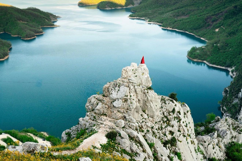 From Tirana: Lake Bovilla Viewpoint & Tirana City Tour