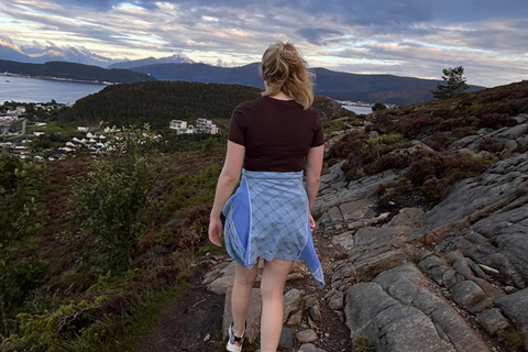 Ålesund: Skjonghelleren Cave & Signalen Summit Hike
