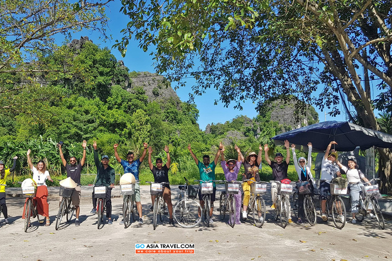 Från Hanoi: Hoa Lu &amp; Tam Coc med buffélunch &amp; cyklingFrån Hanoi: Hoa Lu och Tam Coc med lunchbuffé och cykling