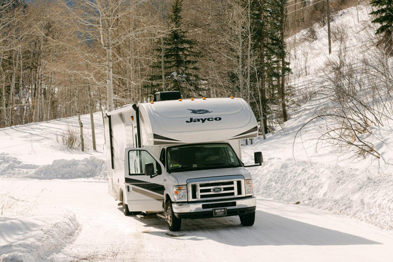 Toronto: Aventura de tubagem de neve em autocaravana