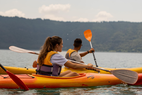 Rome: Castel Gandolfo Kayak &amp; Swimming Lake Tour with Pizza