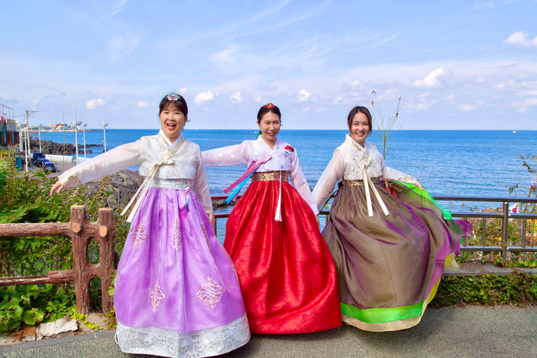 Jeju: Premium Hanbok Experience with Styling & Photo Zone 2 Hours Rental