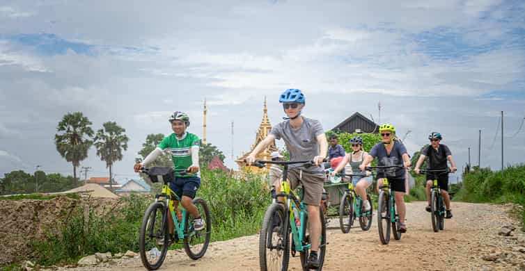 Phnom Penh: Silk Islands Half-Day Bike Tour