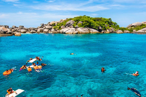 Depuis Khao Lak : Excursion d&#039;une journée aux îles Similan avec plongée en apnéeKhao Lak : Excursion d&#039;une journée aux îles Similan avec plongée en apnée le matin