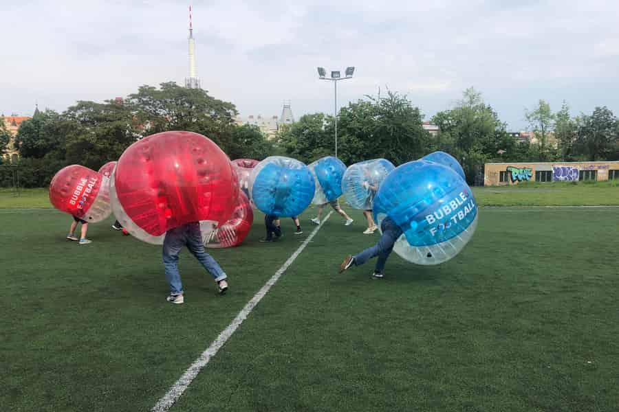 Prag: Bubbles Fußball - Zorb Fußball im Zentrum. Foto: GetYourGuide