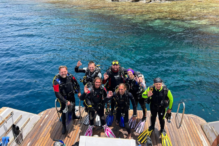 Hurghada: Scuba Diving for Certified Divers & Beginners Boat trip for the Certified Divers with Lunch & Transfer