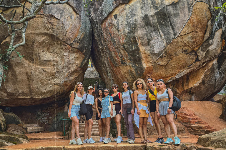 Private Sigiriya, Safari & Village Tour: Colombo/Kandy/South From Sigiriya: Complete Core Tour (Direct Access)