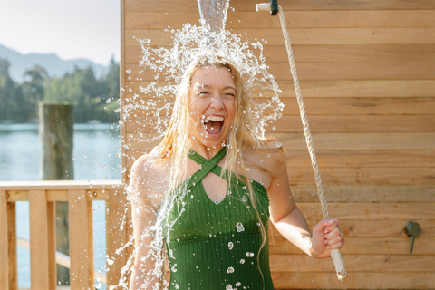 Queenstown: Floating Sauna Experience on Lake Whakatipu Communal Session