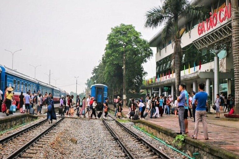 Sleeping Train Railway between Ha Noi and Sapa (Lao Cai) The route Ha Noi to Sapa (Lao Cai)