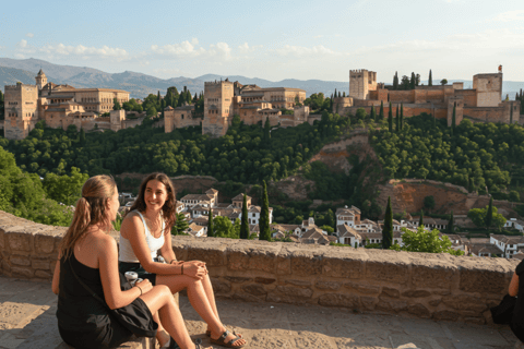 Visite privée à pied de Grenade – Sites incontournables et trésors cachésVisite guidée de Grenade à pied de 2 heures