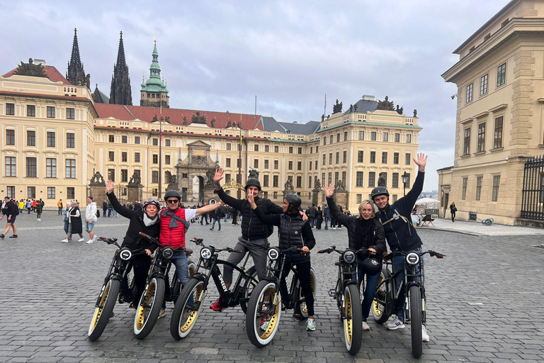 Prague Viewpoints & Historical Ebike Tour 4 Hours: Group E-Bike Tour