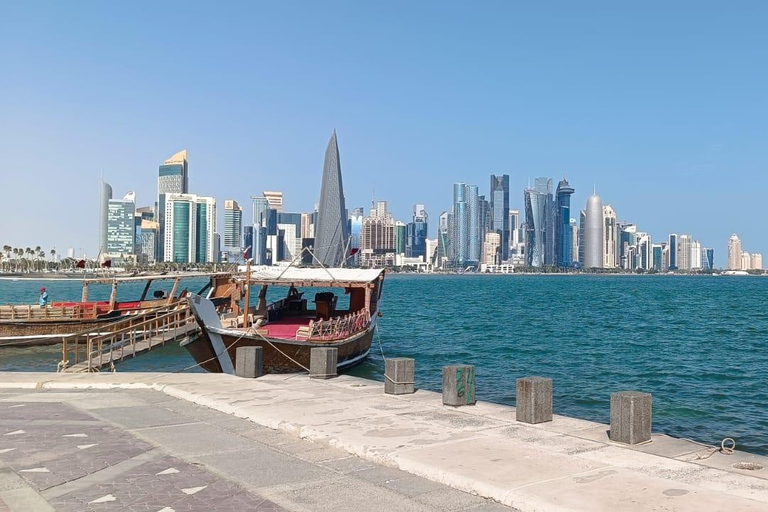 Tour pelos destaques de Doha com guia de turismo que fala alemãoTour pelos pontos turísticos de Doha com guia de turismo que fala alemão