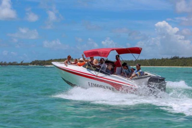 Visit Fullday Shared Speedboat Tour South West Lagoon Dolphin Swim in North Mauritius