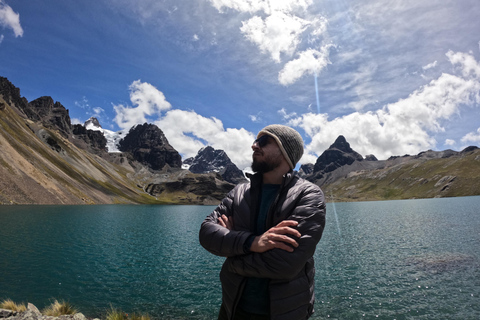 Bolivia: Climbing Mount Pequeño Alpamayo 5,430 m Bolivia: Climb to Little Alpamayo Mountain, 5,430 m